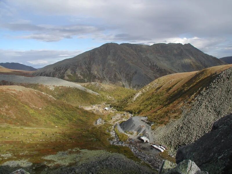 приполярный урал высота. презентация на тему урал. гора заячья приполярный урал. приполярный урал добыча горного хрусталя. реки приполярного урала на карте.