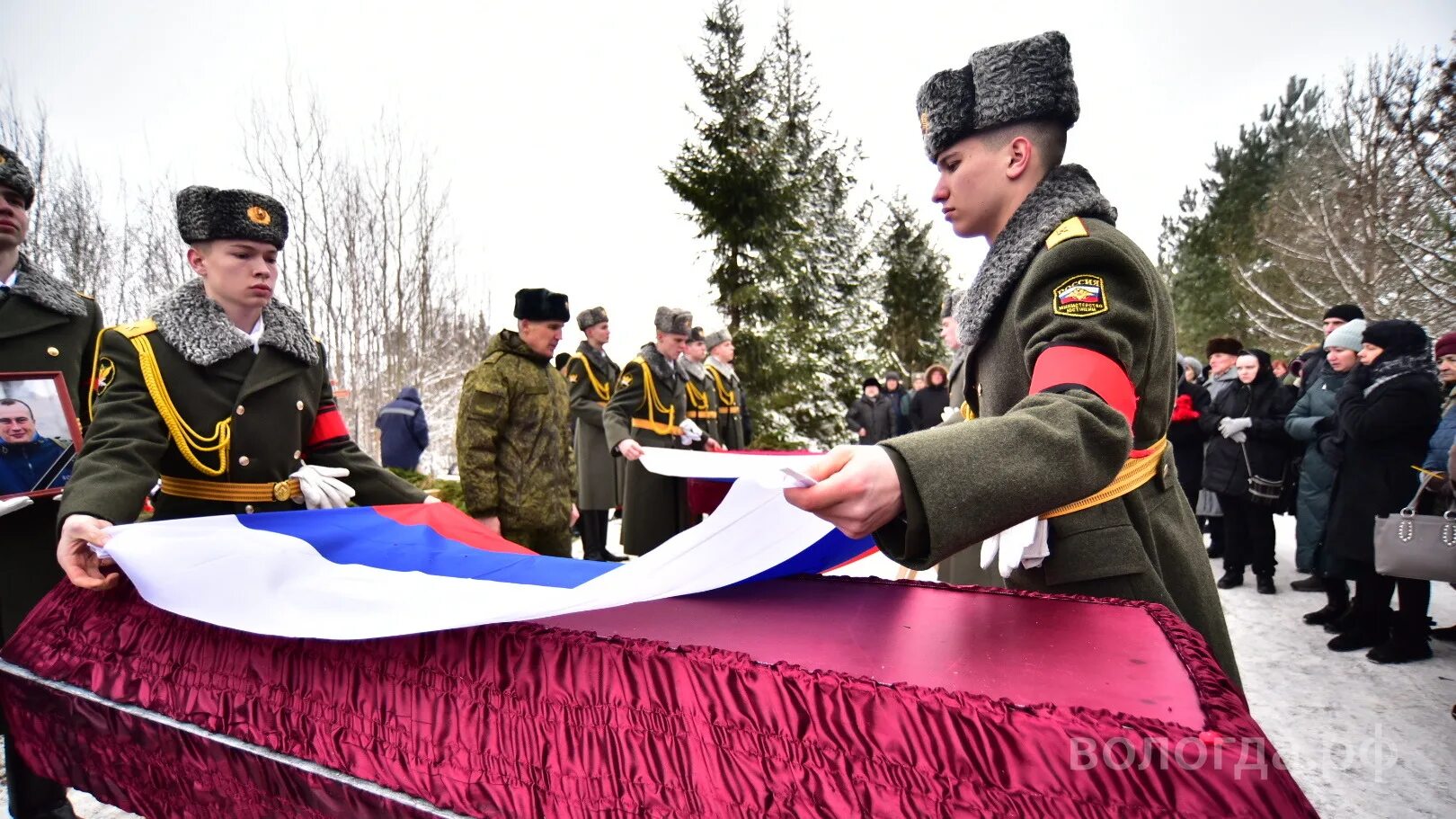 Праздник специальной военной операции. Вагнер Вологда. Похороны военнослужащего. Российские солдаты 7 января.