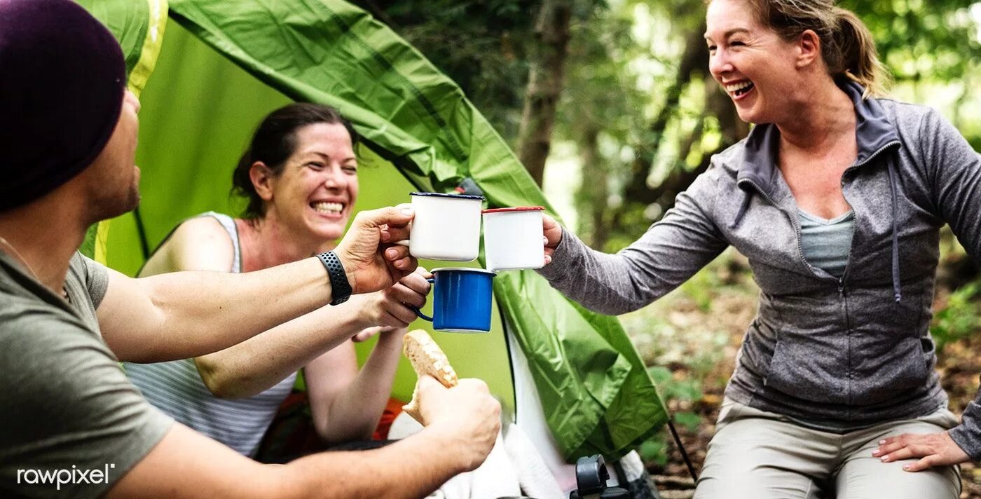 Camping company. Кемпинг с друзьями. Friends Camp. Camp with friends. Making friends at Camp.