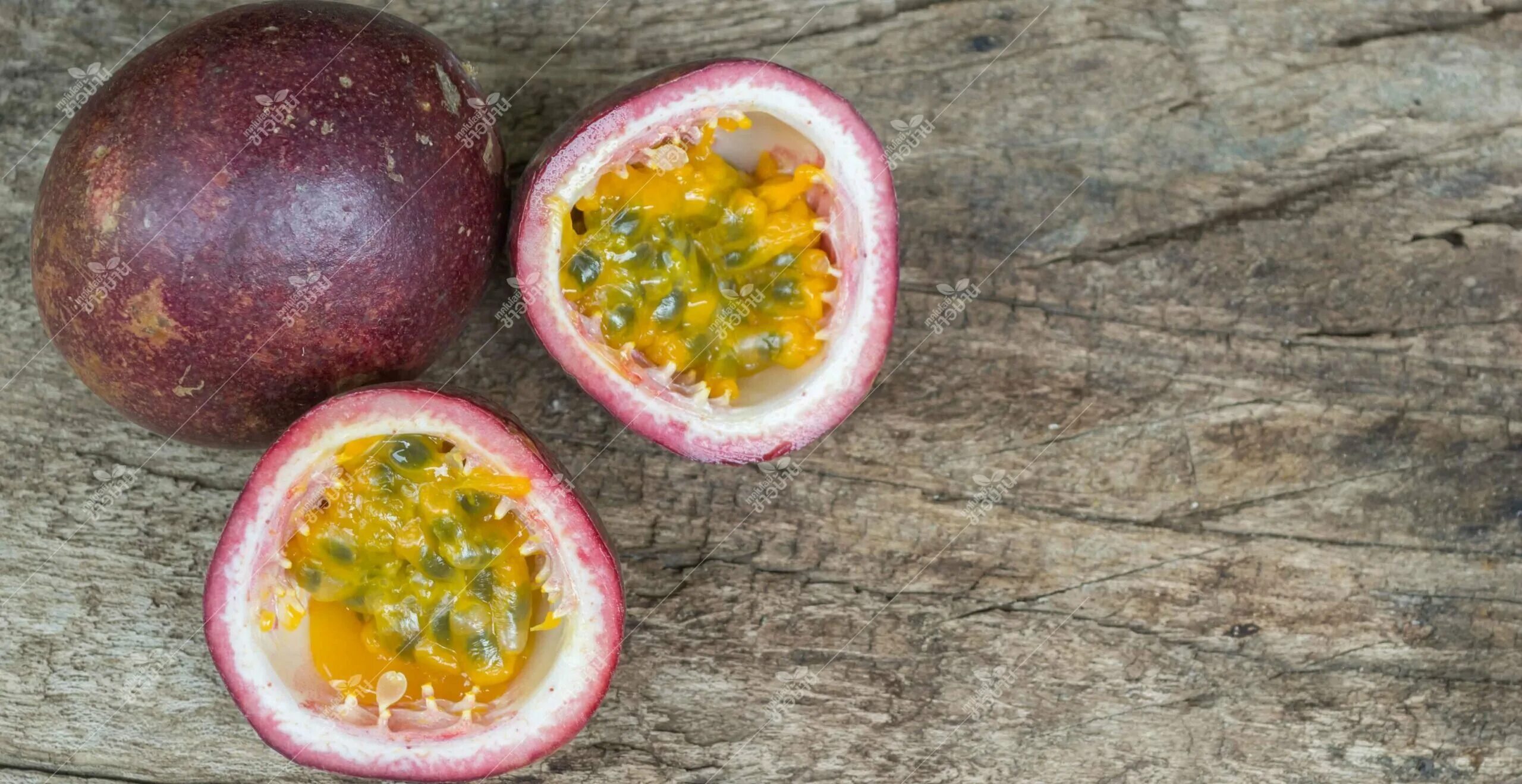 Passion fruit это. Маракуйя пассифлора фрукт. Маракуйя скукоженная. Маракуйя Гринфилдс. Спелая маракуйя.