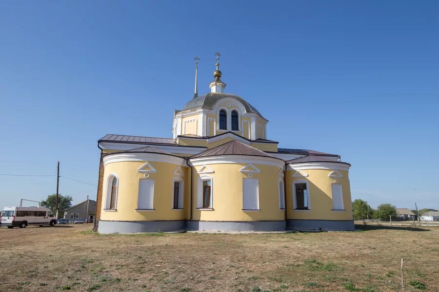 Духовницкий район саратовской области липовка. Липовка храм Покрова Пресвятой. Липовка Церковь Пресвятой Богородицы. Храм Покрова Богородицы в Липовке. Покровская Церковь село Андреевское.