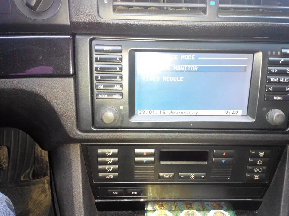 Экран е39. Монитор е39 16 9. монитор бмв е39. bmw e39 монитор 16 9. монитор е53.