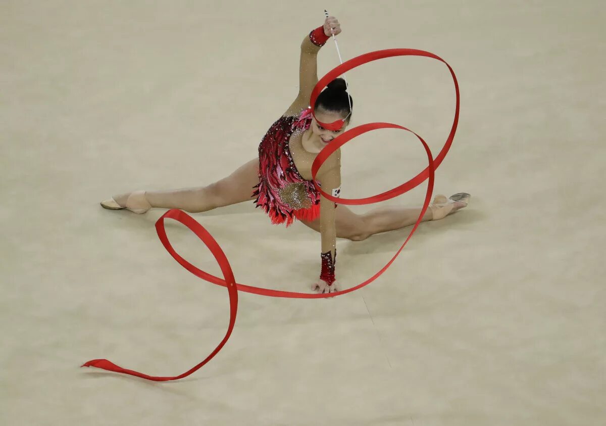 Вежливый кисель художественная. Художественная гимнастика 201 год. Москва Вернадского художественная гимнастика. Son Yeon Jae художественная гимнастика.