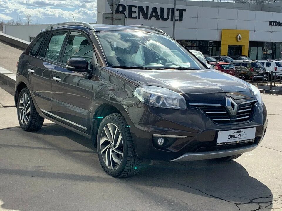 Рено колеос 2015 года. Рено колеос 1 рестайлинг. Колеос рестайлинг 2. Renault koleos 2015. Рено колеос 2013.