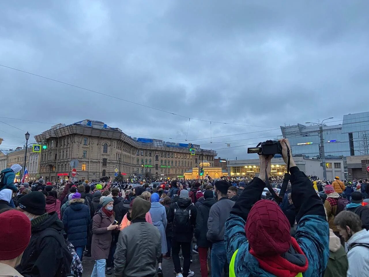 Сенная спб что случилось. Сенная спб что случилось. Сенная площадь спб. Станция метро сенная площадь санкт-петербург. Обстановка в питере на сегодняшний день.