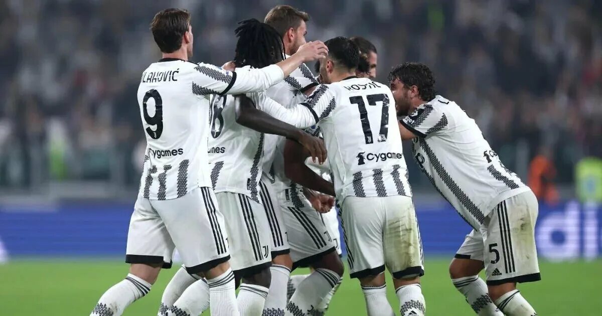 Счет ювентус. Дибала и кьеза. Счет ювентус. Ювентус 2022. Турин ювентус.