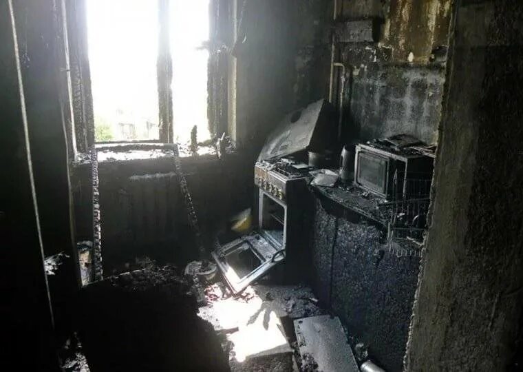 Взрыв бытового газа в частном доме. Взрыв газовой колонки. Взрыв газа в жилом доме в Вологде.