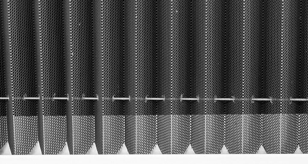 Раздвижная сетка купить. Сетка гармошка 1540х2100. Москитка плиссе. Сетка плиссе. Сетка гармошка плиссе.
