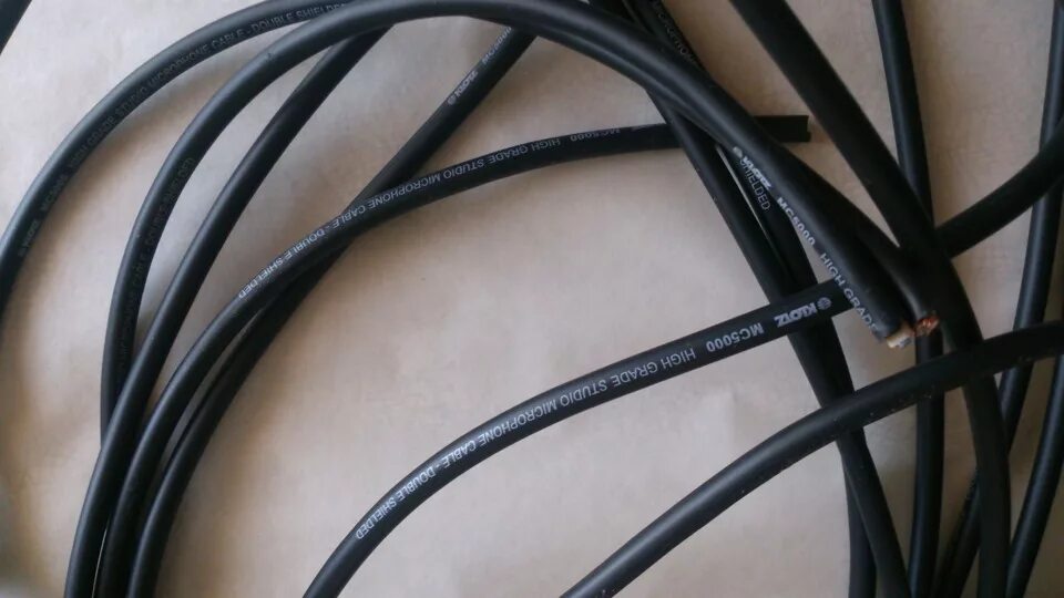 Планшет с lan ethernet rj-45. Утилизация кабеля и проводов. Старая кабель с. Старые провода. Старая кабель с.