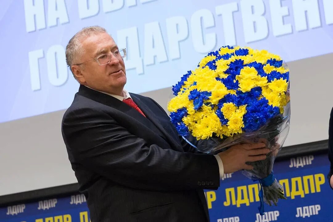 Глава партии лдпр. Владимир жириновский лдпр. день рождения лидер лдпр жириновский владимир вольфовича. фотооткрытка владимир жириновский лдпр. жириновский владимир вольфович день рождения.