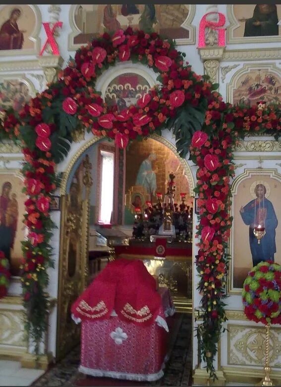 Украшения храма. Храмовая флористика галины кондратьевой. украшение церкви на пасху. украшение храма на пасху. храмовая флористика на пасху.