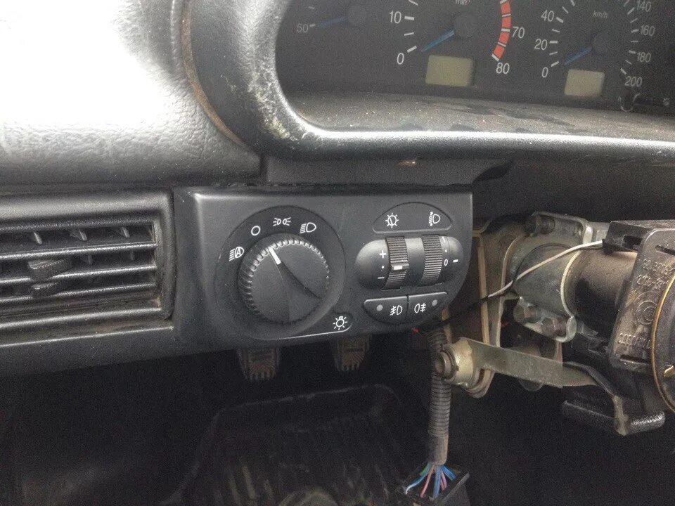 Блок света с приоры на ваз 2114. Блок управления светом от приоры на ваз 2110. Блок света 2114. Блок управления светом от приоры на ваз 2114. Блок света 2114.