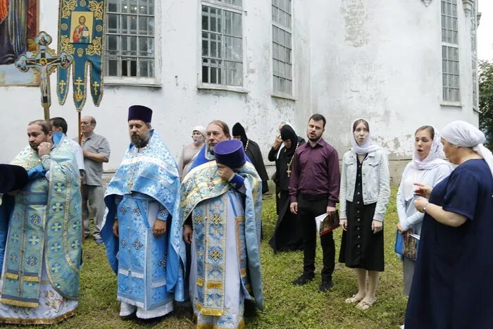 Погода в маисе никольского. Маис Пензенская область Никольский район. Храм в Маисе Пензенской области. У церкви в Пензенской области Никольский район село Маис. Название храма в селе Маис в Пензенской области.