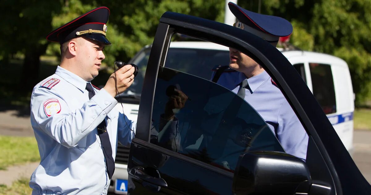 Нарушение за тонировку. Тонировка ГАИ. Тонировка штраф. Штраф за тонировку. Тонировка стекол автомобиля ГИБДД.