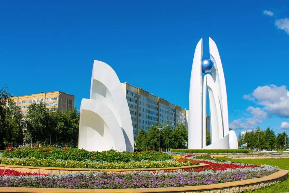 жемчужина запад. жемчужина западной сибири когалым. памятник жемчужина сибири когалым. жемчужина запад. строительный чемпионат 2022 лого.