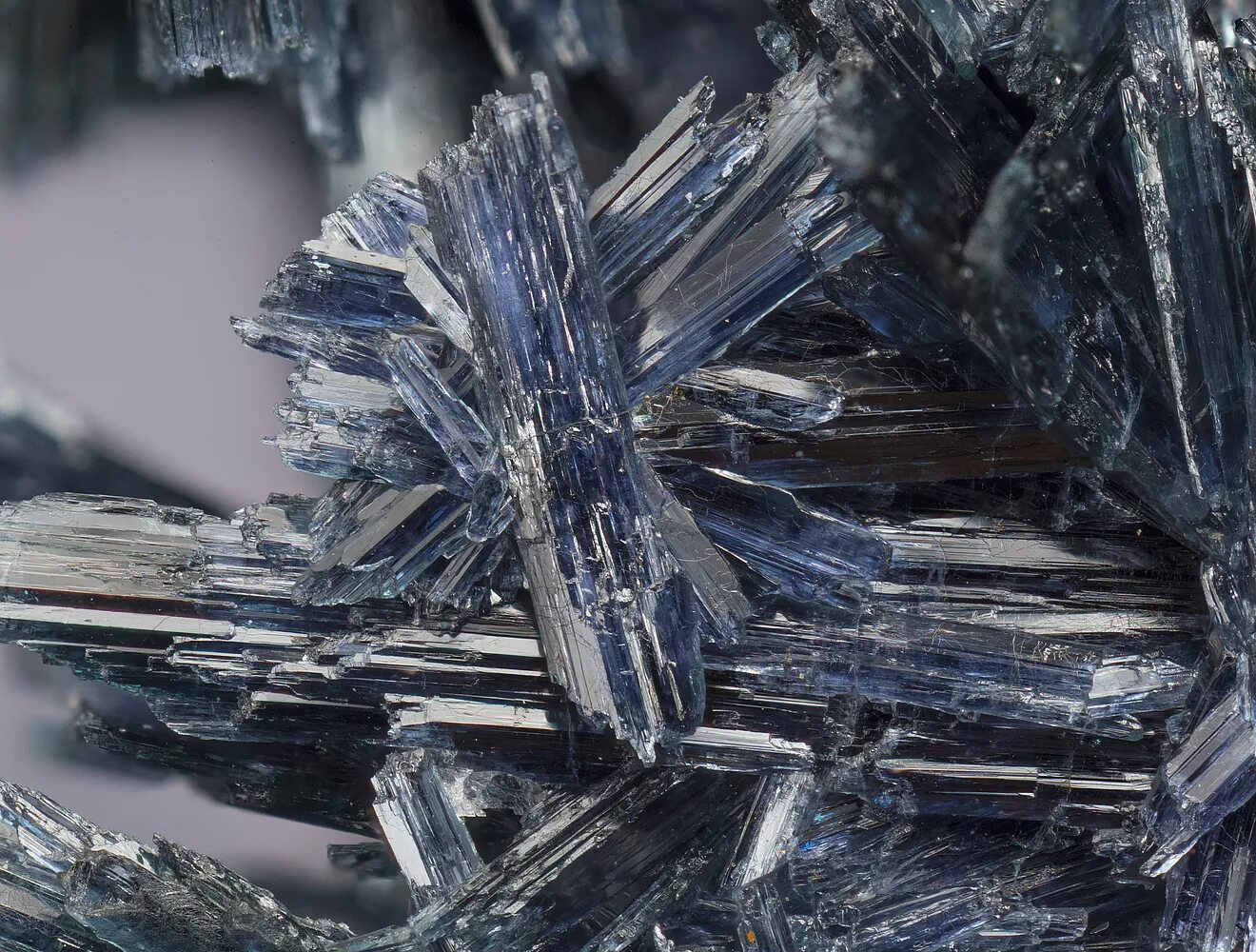 Каламин островные силикаты. Излом каолинита. Пренит камень минерал. Минерал класса силикатов 6. Минерал класса силикатов 6.