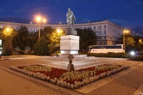 Площадь генерала черняховского 1