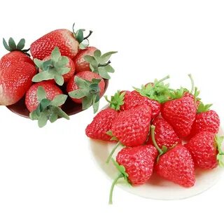 Пластиковая клубника