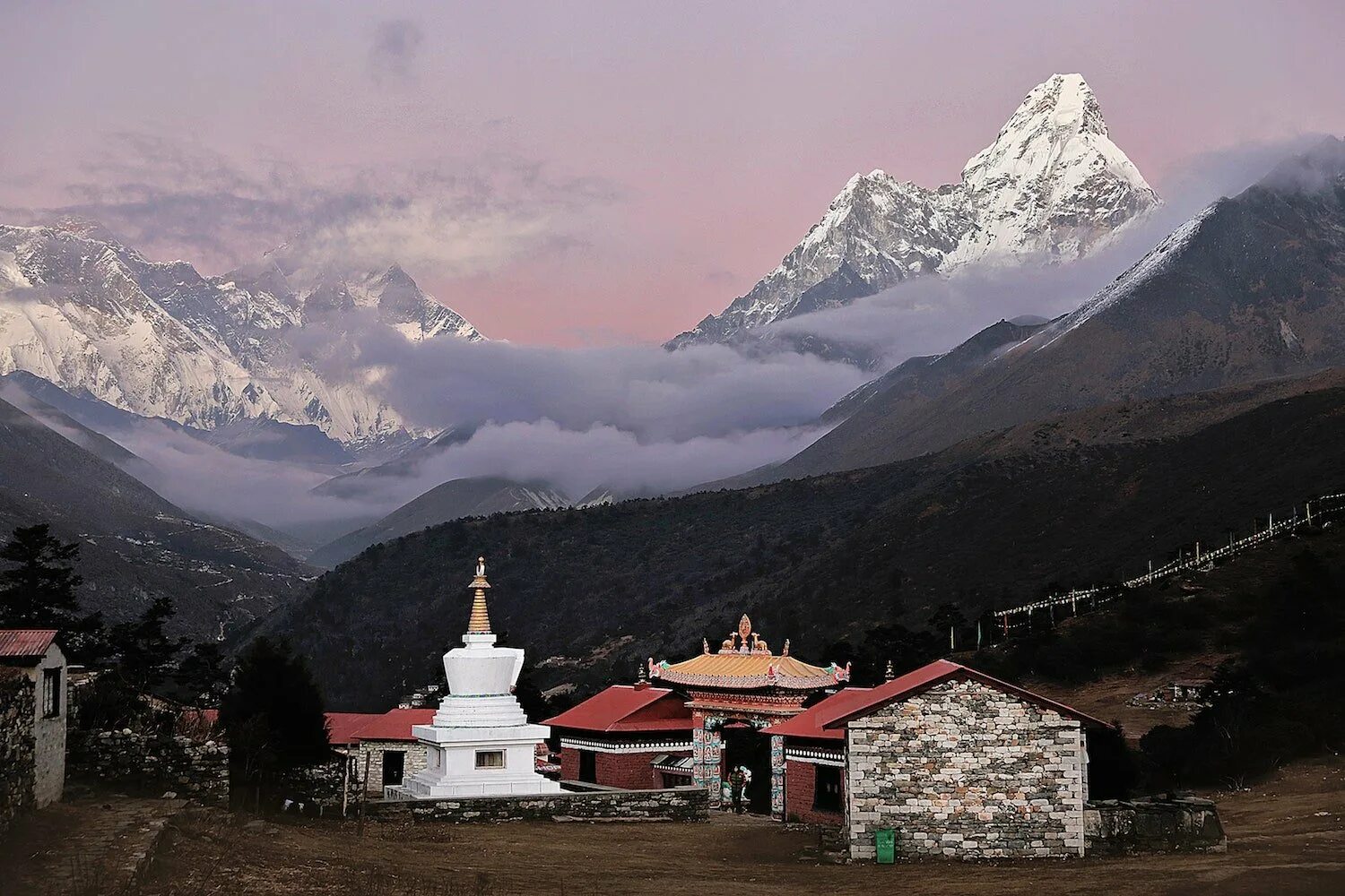 Чарвак тибет. Китай. Монастырь ронгбук в тибете. Чэнду провинция сычуань. Тибетский храм гималаи.