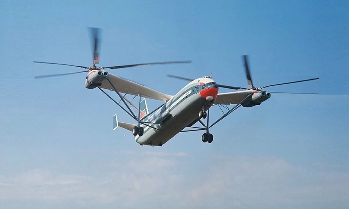 Ми-12. Гигантский вертолёт, который был способен поднять в воздух более 40 тонн.