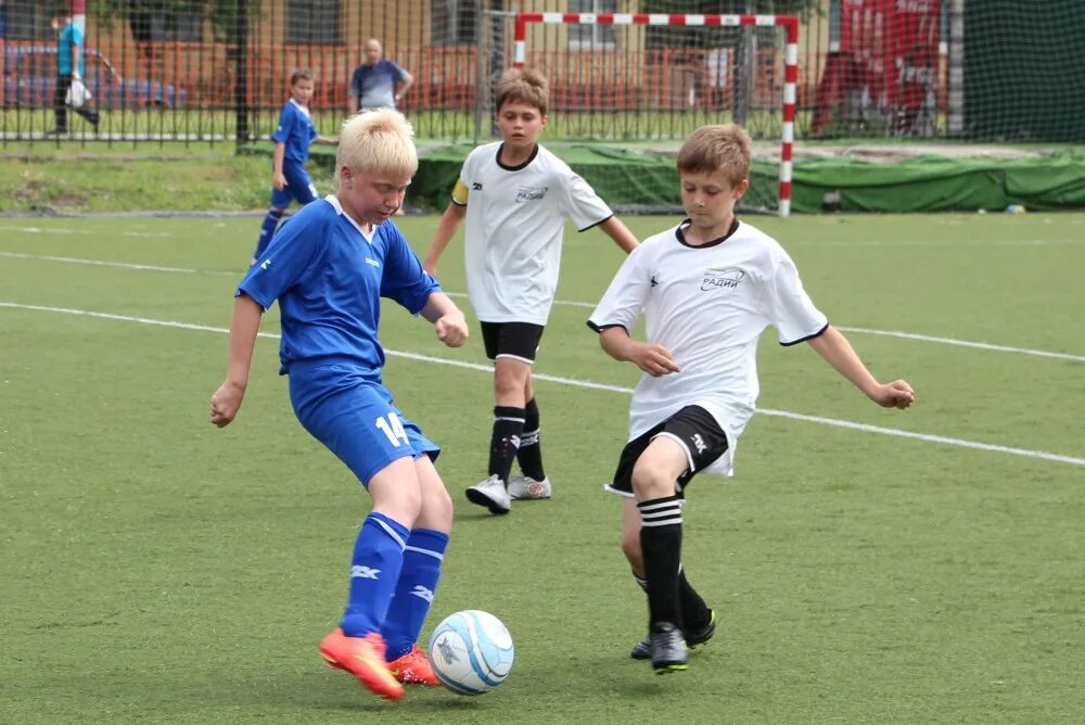 Тренер бестрицкий владислав. Дюсш радий футбол. Стадион радий нижний новгород. Сш радий. Радий 2005 нижний новгород.