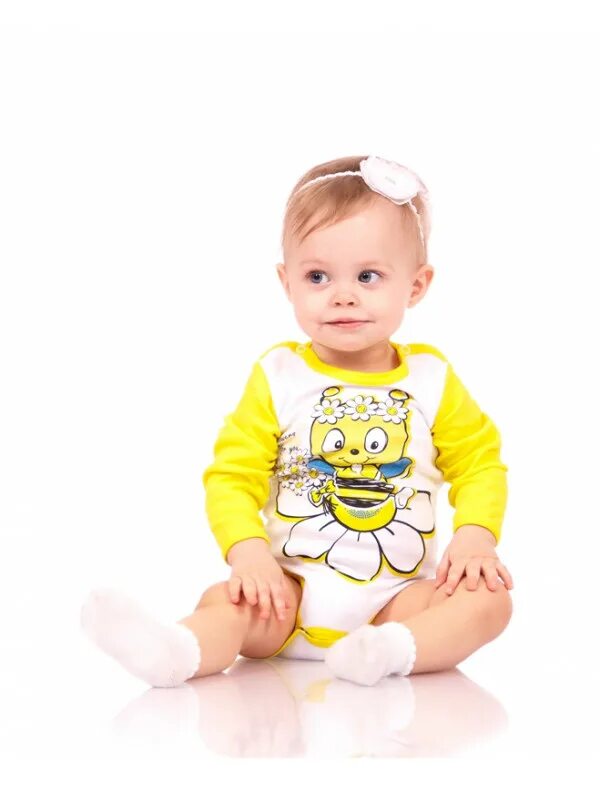 Желтый малыш. Малыш желтый. Одежда для малышей желтая. Одежда для новорожденных желтая. Младенец в желтом.