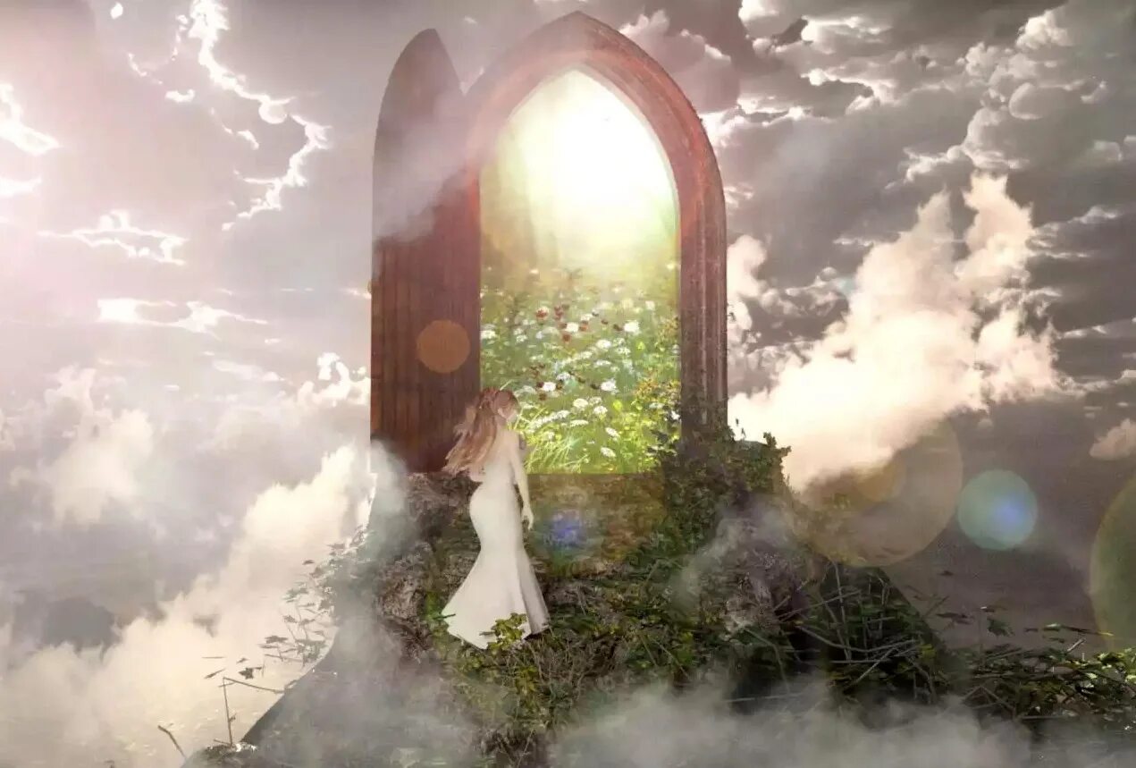 Отворяю дверь передо мной большая. Дверь в рай. Дверь в Волшебный мир. Открытые двери. Сказочная дверь.