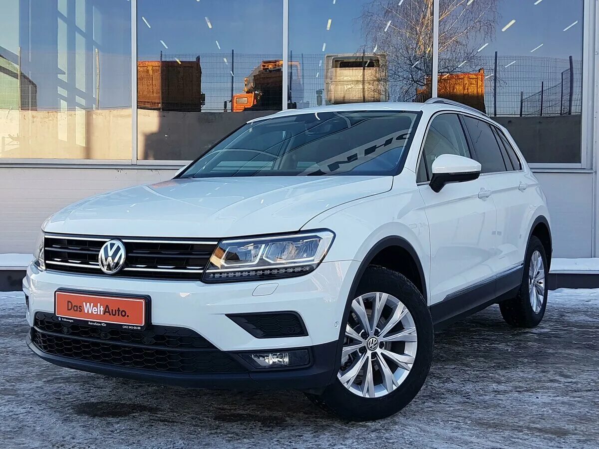 Фольксваген Тигуан 2017. Volkswagen Тигуан 2017. Volkswagen Tiguan 2017 белый. Фольксваген Тигуан 2017 белый. Volkswagen tiguan комплектации