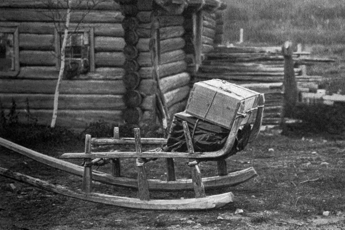 Сани-розвальни на Руси. Волокуша в древней Руси. Сани дровни 19 века. Сани розвальни древние.