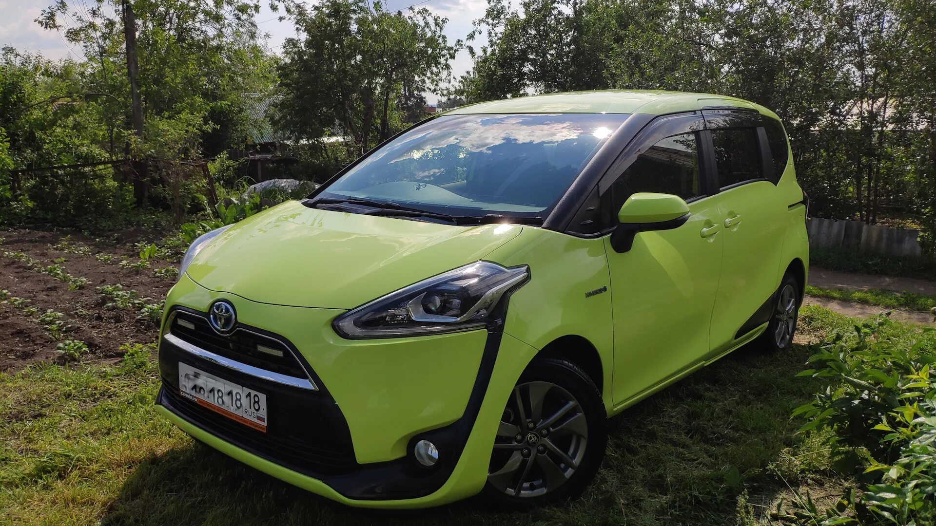 Toyota Sienta 2015 Hybrid. Toyota Sienta Hybrid g. Toyota Sienta гибрид 2. Toyota Sienta 2015 Green. Hybrid g