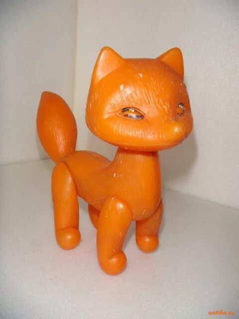 Старая игрушка кот
