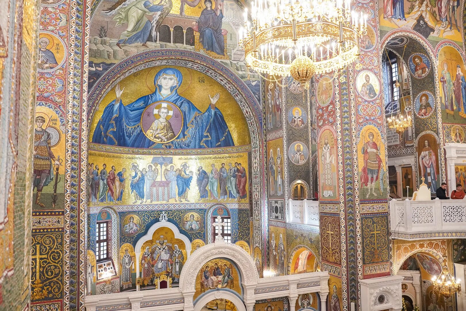 В благовещенском соборе в дивеево. Дивеево благовещенский собор внутри.