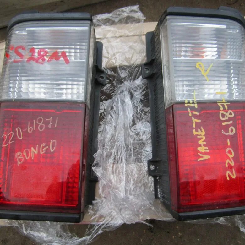 Фонарь бонго. Фонарь задний левый киа бонго3. Фонарь бонго. Фары киа бонго. Фонари kia bongo.