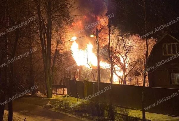 Пожар в москве в хотьково. Волонтеры подмосковья. Обстановка в подмосковье сейчас. Подмосковье новости свежие. Хотьково воробьев.