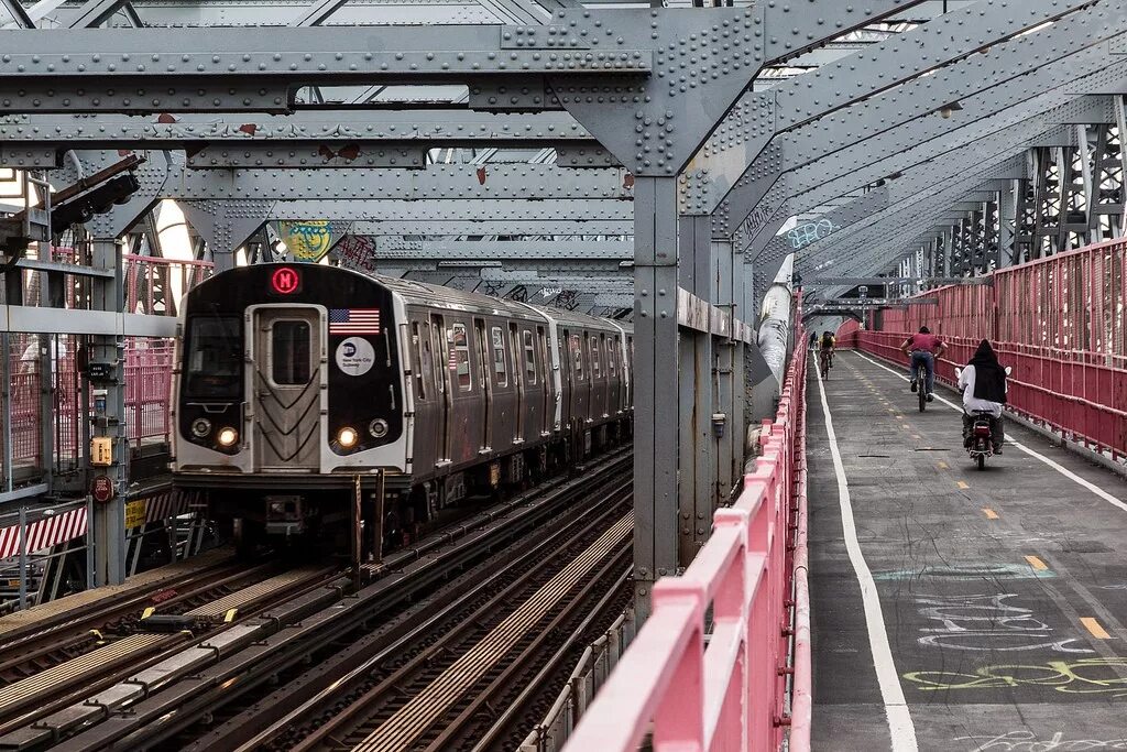 Сколько метро в америке. Метро нью йорка. станции метро нью йорка. метрополитен нью-йорка. поезд метро нью-йорка.