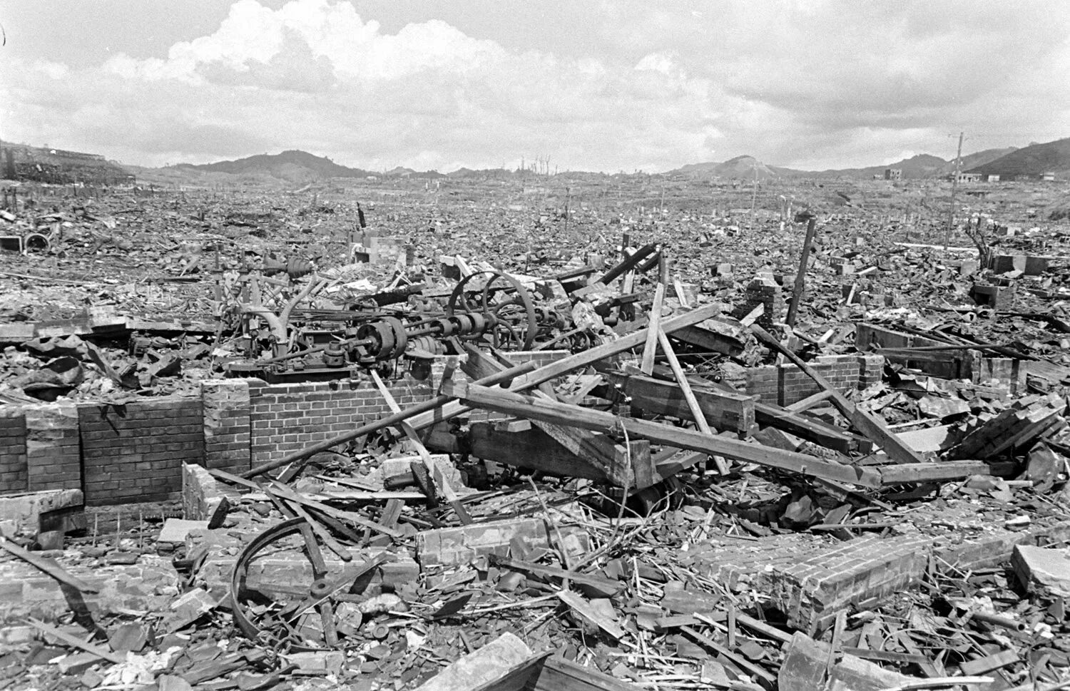 Атомная бомбардировка г хиросимы