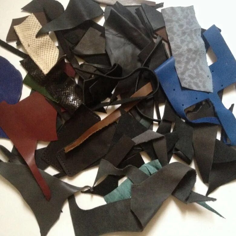 обрезки тонкой кожи. лоскут кожи отходы. обрезки кожи. обрезки кожи. обрезки кожи.