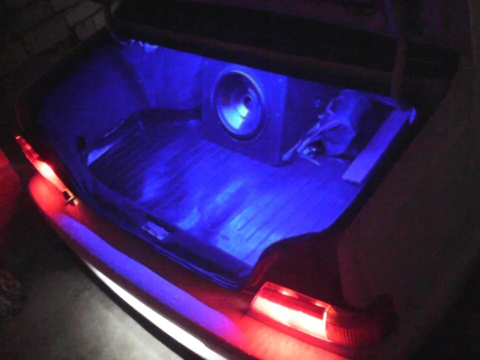 Подсветка багажника 2115. Подсветка багажника ВАЗ 2115. Подсветка багажника ВАЗ 2109. Плафон освещения багажника ВАЗ 2115.