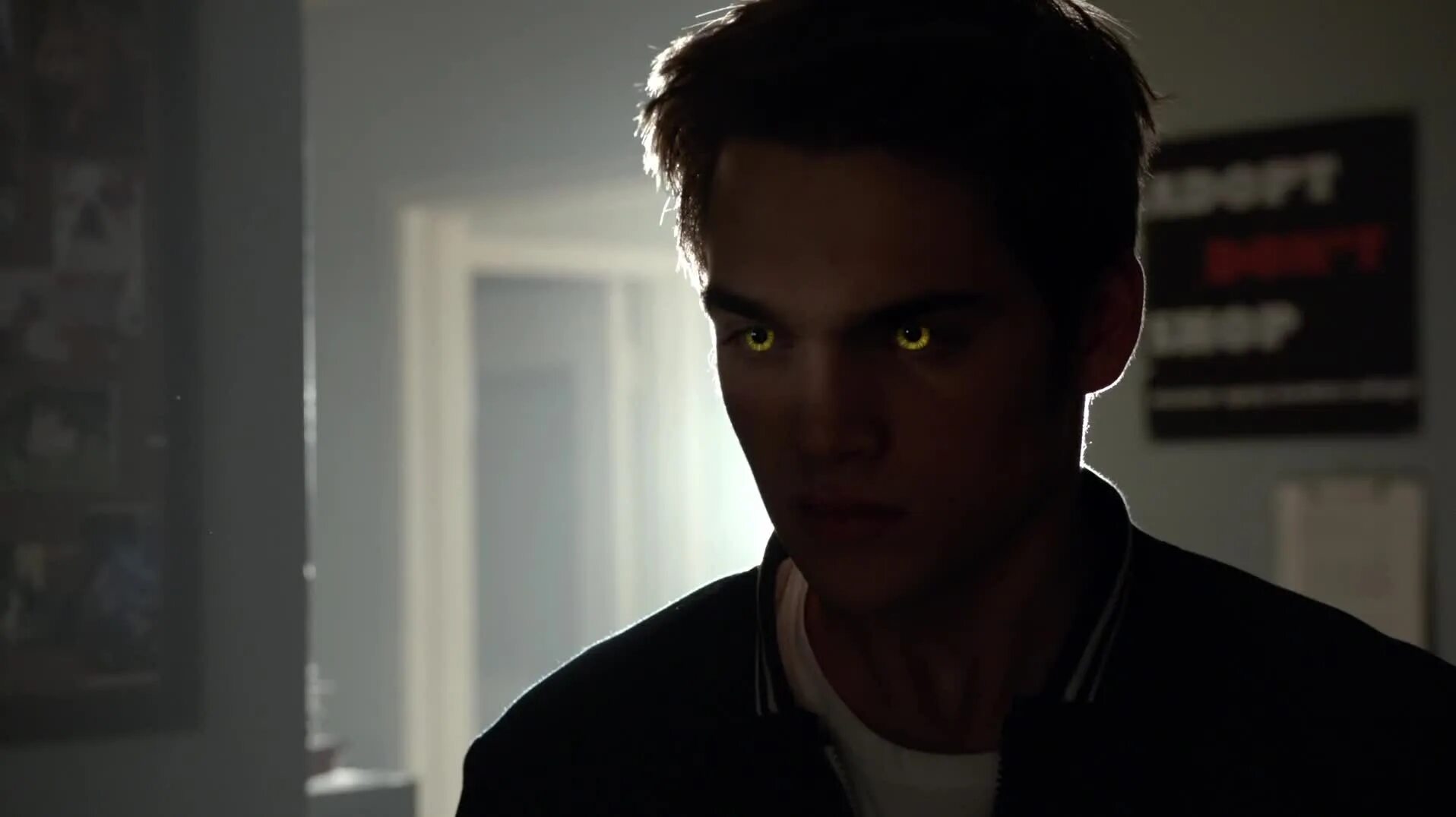 Читать у лжи есть имя лиама уайт. Lia name meaning. Лиам из волчонка оборотень. Лиам хемсворт татуировки. Лиам волчонок оборотень.