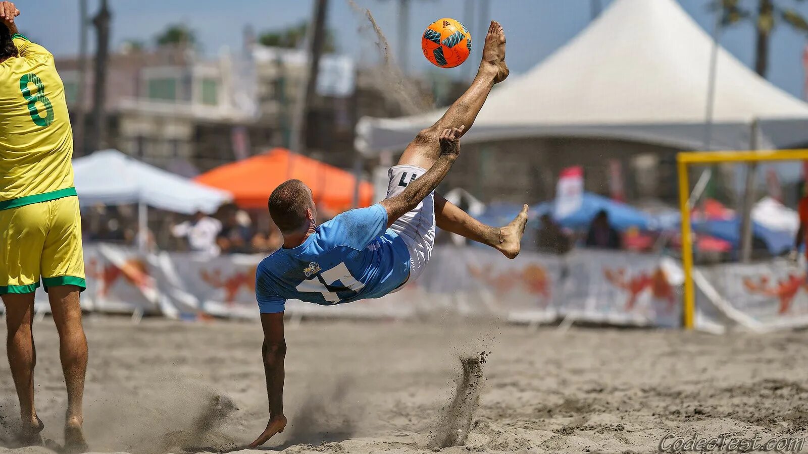 Beach soccer world. Бич СОККЕР. Пляжный футбол. Мяч для пляжного футбола. Пляжный футбол поле.