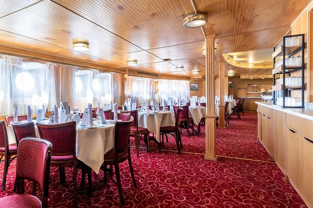 Теплоход-пансионат «северная сказка». Теплоход сказка. Рестораны теплохода северная сказка. Теплоход северная сказка. Речной круиз кижи.