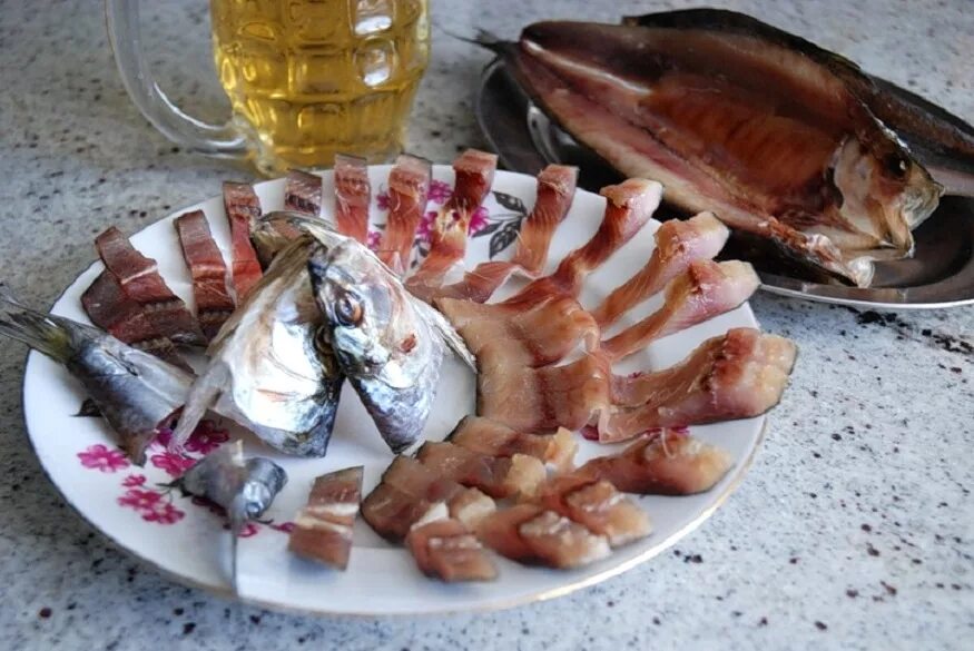Балык из селедки. Селедка каспийская балык. балык донская селедка. пиво с селедкой.