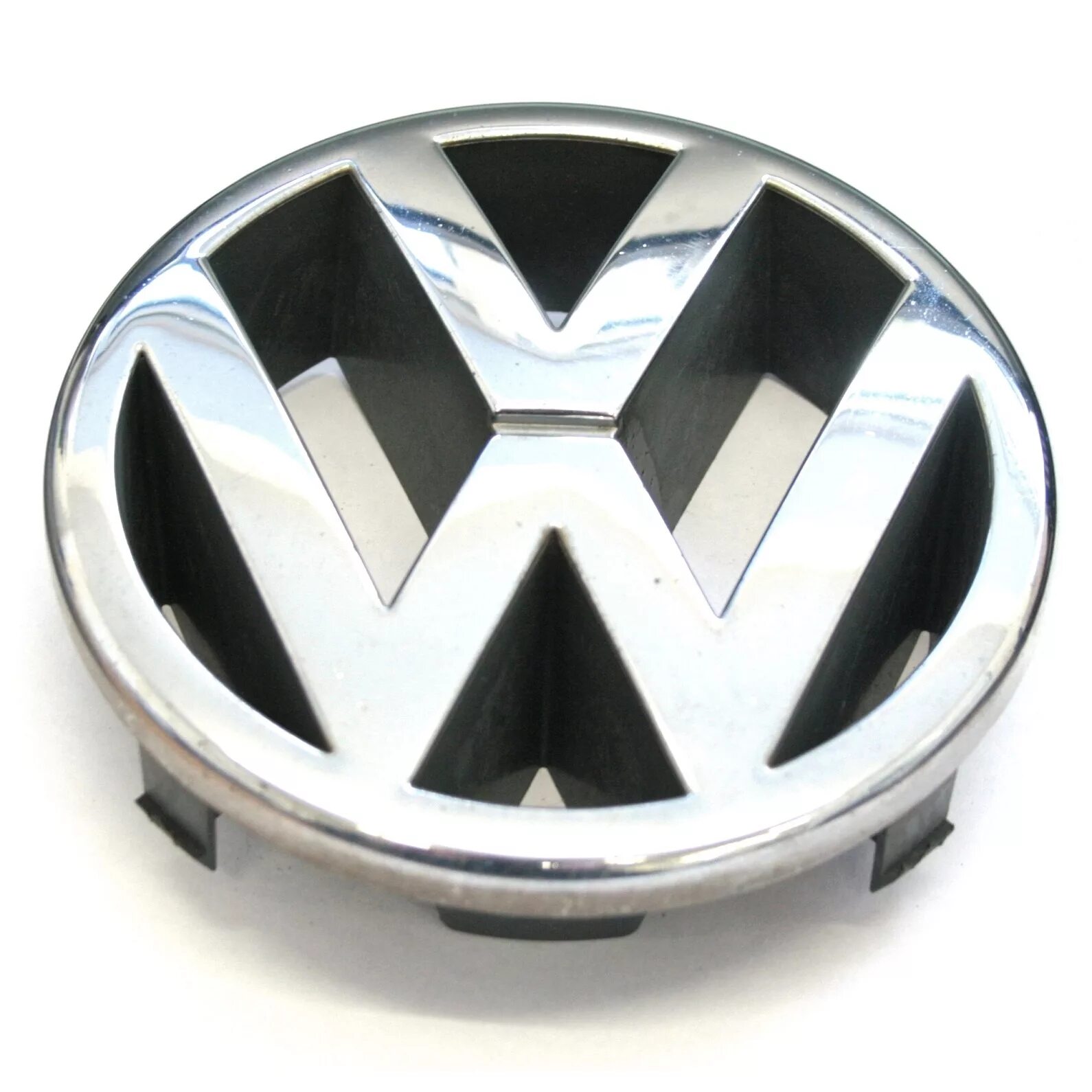 Значки пассат б6. VW Golf 5 GTI эмблема на решетку. Значок решетки радиатора Фольксваген гольф 4 артикул. Passat b6 эмблема решетки радиатора. 3b0 853 601.