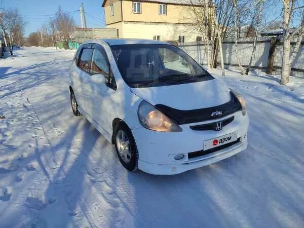 Хонда фит 2002 белый цвет Рестайлинг. Хонда фит 2002 года дром. Honda Fit 2002 год авто ру зима. Дром Чита фит 2002. Купить хонду амурская область