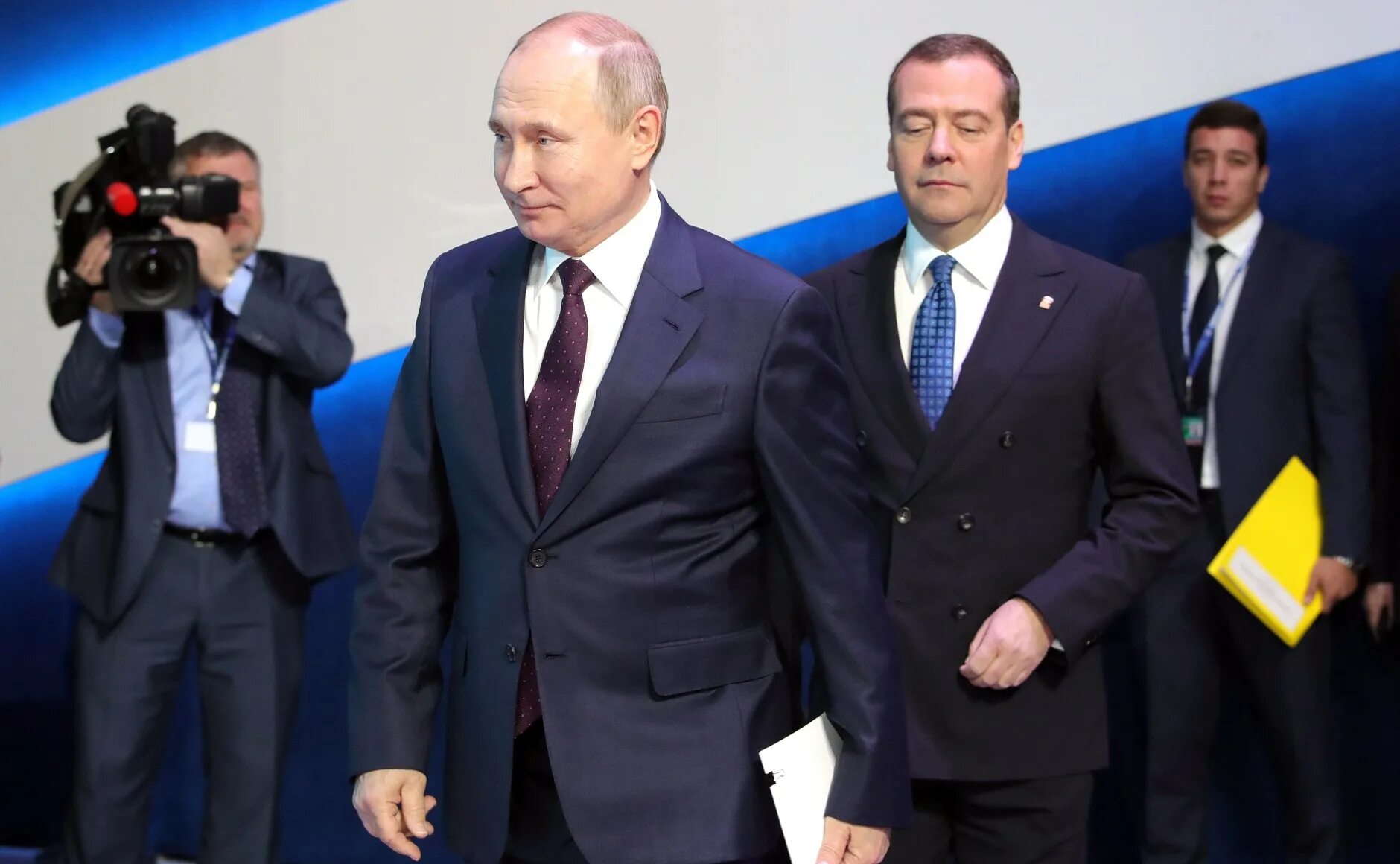 Новости про политиков. Фото Дмитрия Медведева 2021.