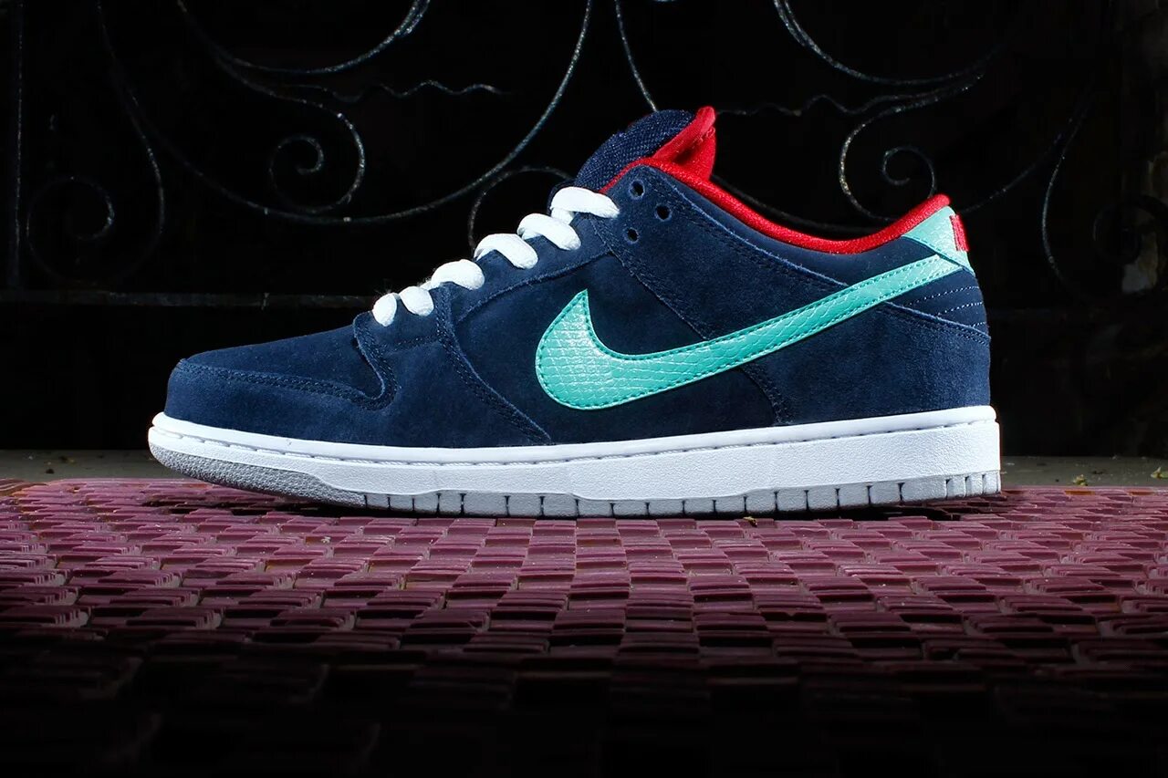 Nike sb dunk low pro blue. Nike кроссовки Dunk Low SB. Nike SB Dunk Low Mint 2014. Nike SB Dunk Low Pro. Nike Dunk Low Mint.