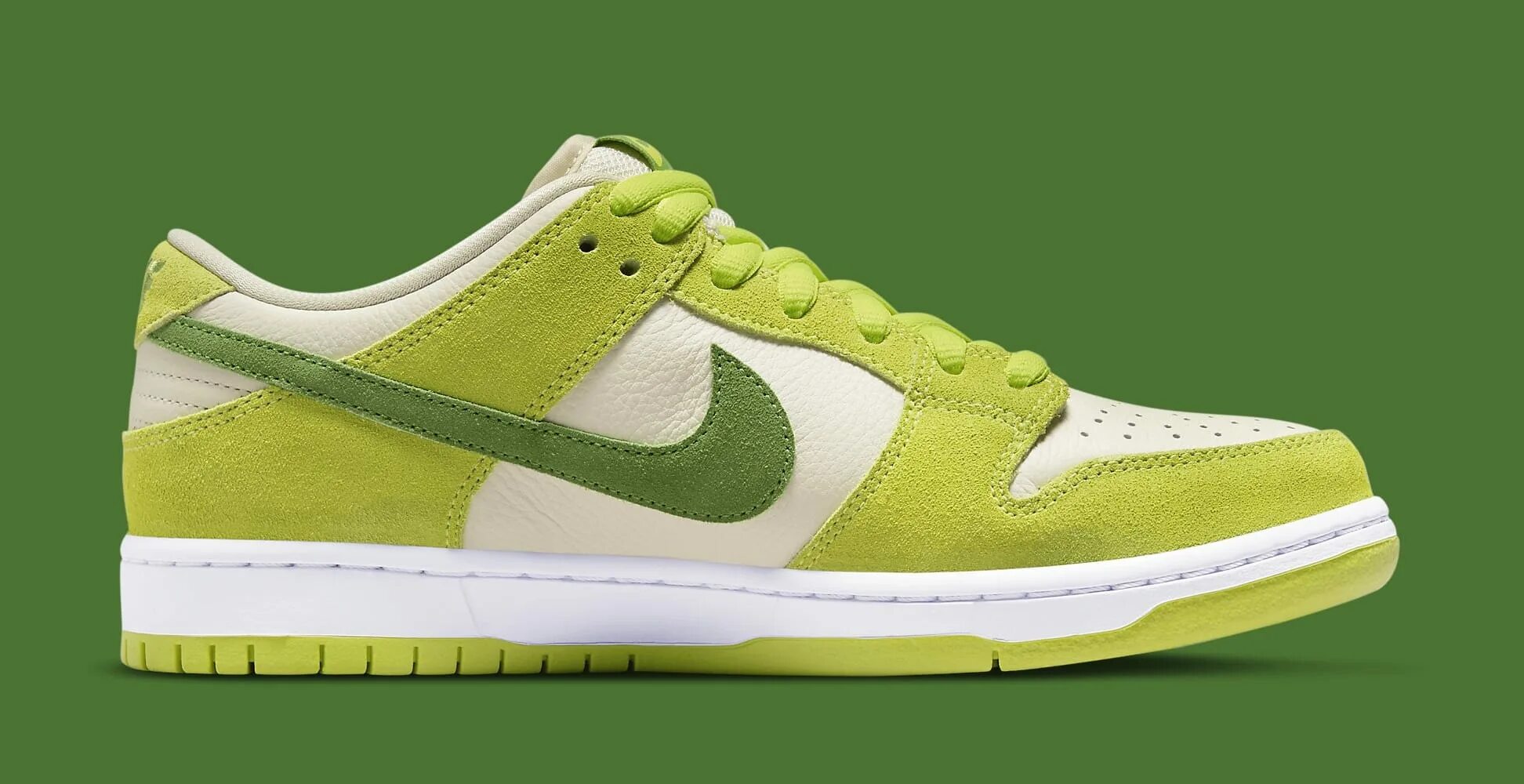Найк apple. Nike SB Dunk Low Green. Nike SB Dunk Low Green Apple 2022. Nike Dunk SB Low Green 2020. Nike Dunk Low Green.