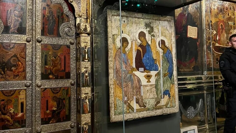 Икону троица передали. Икону троица передали. Икону троица передали. Экспертиза третьяковская галерея. Икону троица передали.