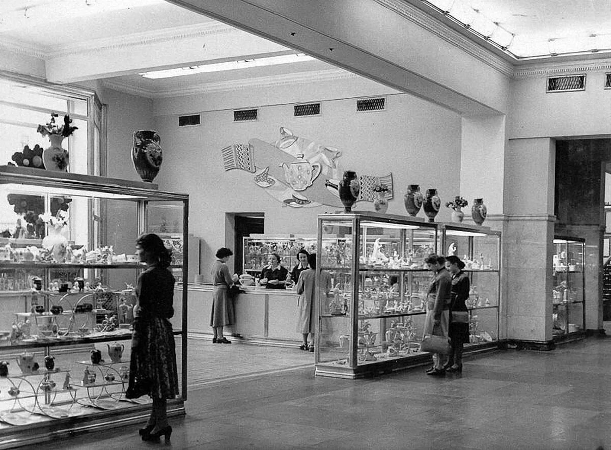 Магазин москва в москве в советское время. Детский мир Лубянка 1957. Детский мир на Лубянке СССР. Центральный детский магазин СССР. Универмаг детский мир СССР.