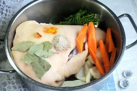 Рулька в кастрюле рецепт
